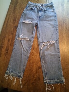 We The Free Distressed Light Wash Cropped Mom Jean 26